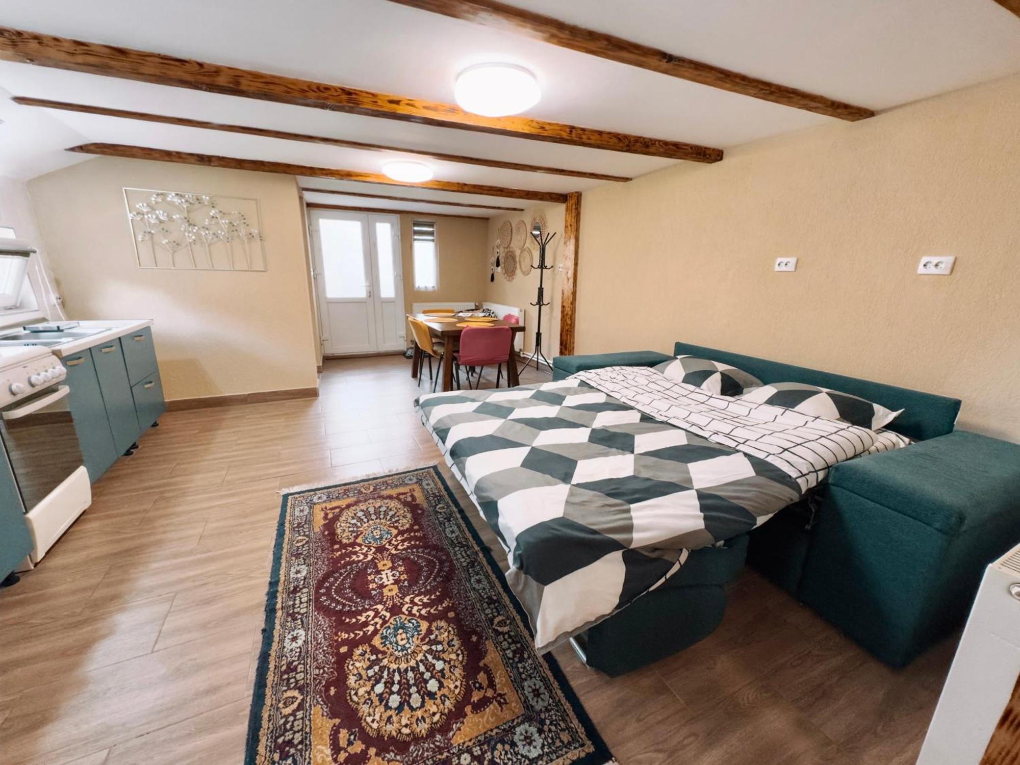 Yard Studio Rasnov Apartment Exterior photo