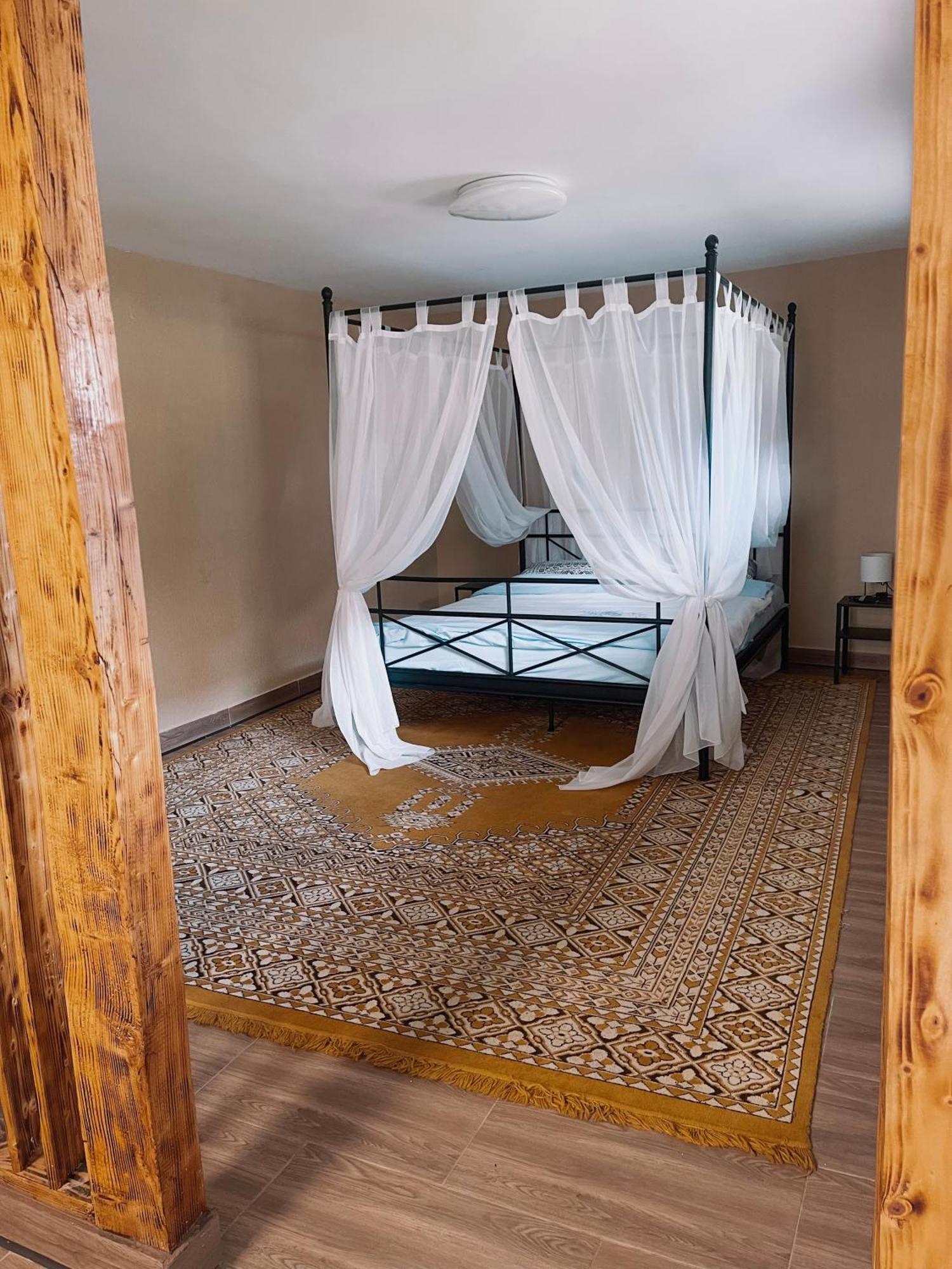 Yard Studio Rasnov Apartment Exterior photo