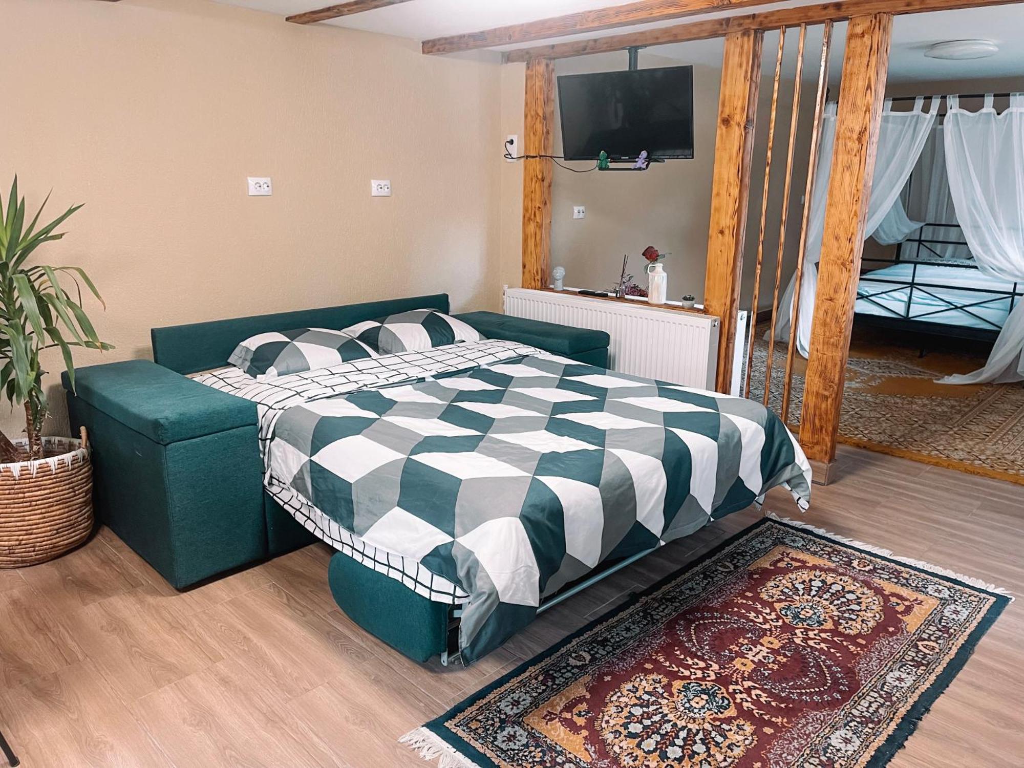 Yard Studio Rasnov Apartment Exterior photo